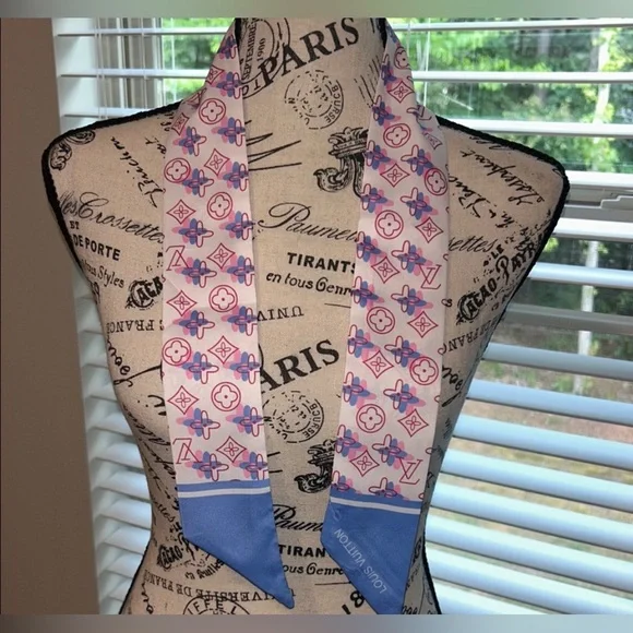 Louis Vuitton Pink and Blue Patterned Scarf - Picture 2 of 3